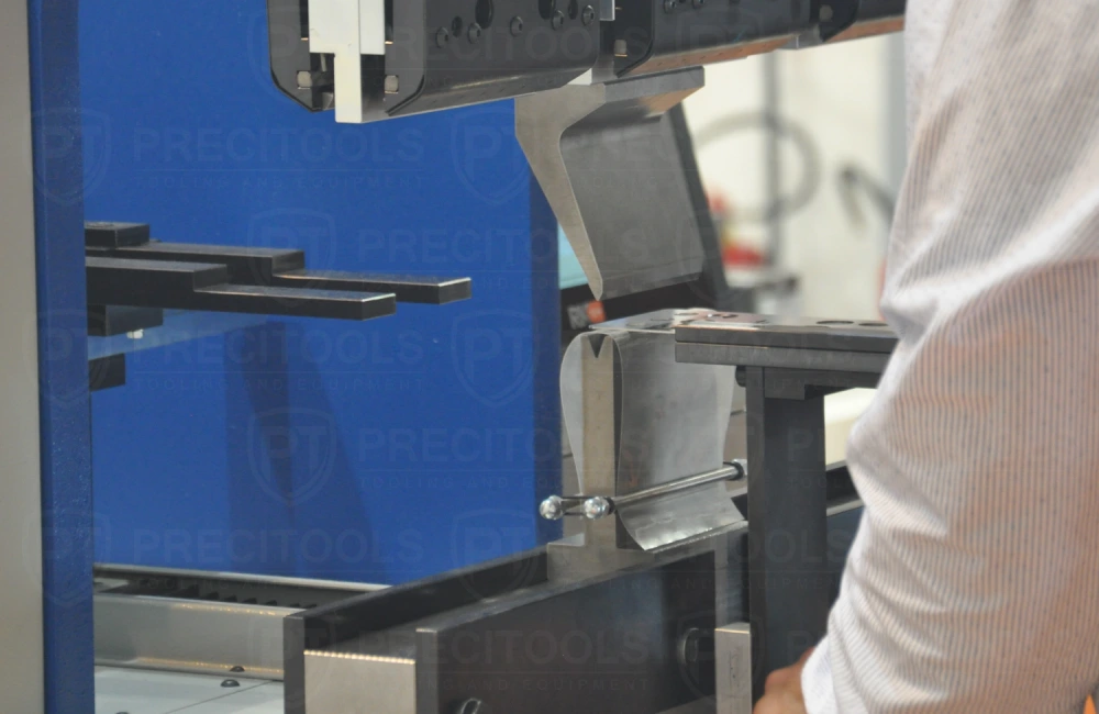 Bending film, bending foil for press brake bending